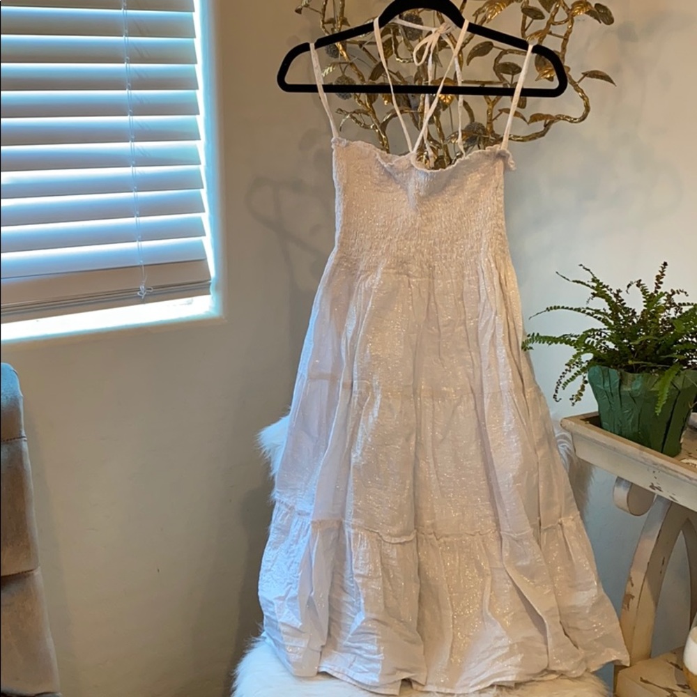 White strapless dress